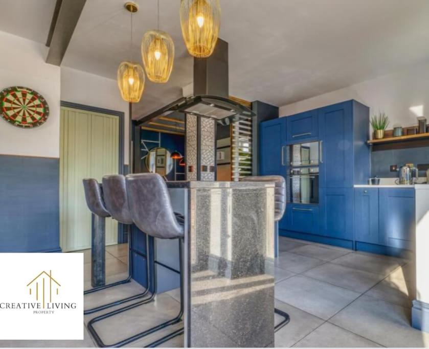 Beautiful 4 Bedroom House Sutton Coldfield Perfect For Groups Contractors Families Relocators Birmingham