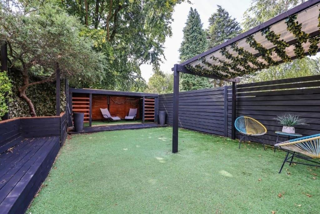 Beautiful 4 Bedroom House Sutton Coldfield Perfect For Groups Contractors Families Relocators Birmingham